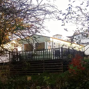  Campsite Delightful 3 Bedroom With Balcony Overlooking Fields And A Stream